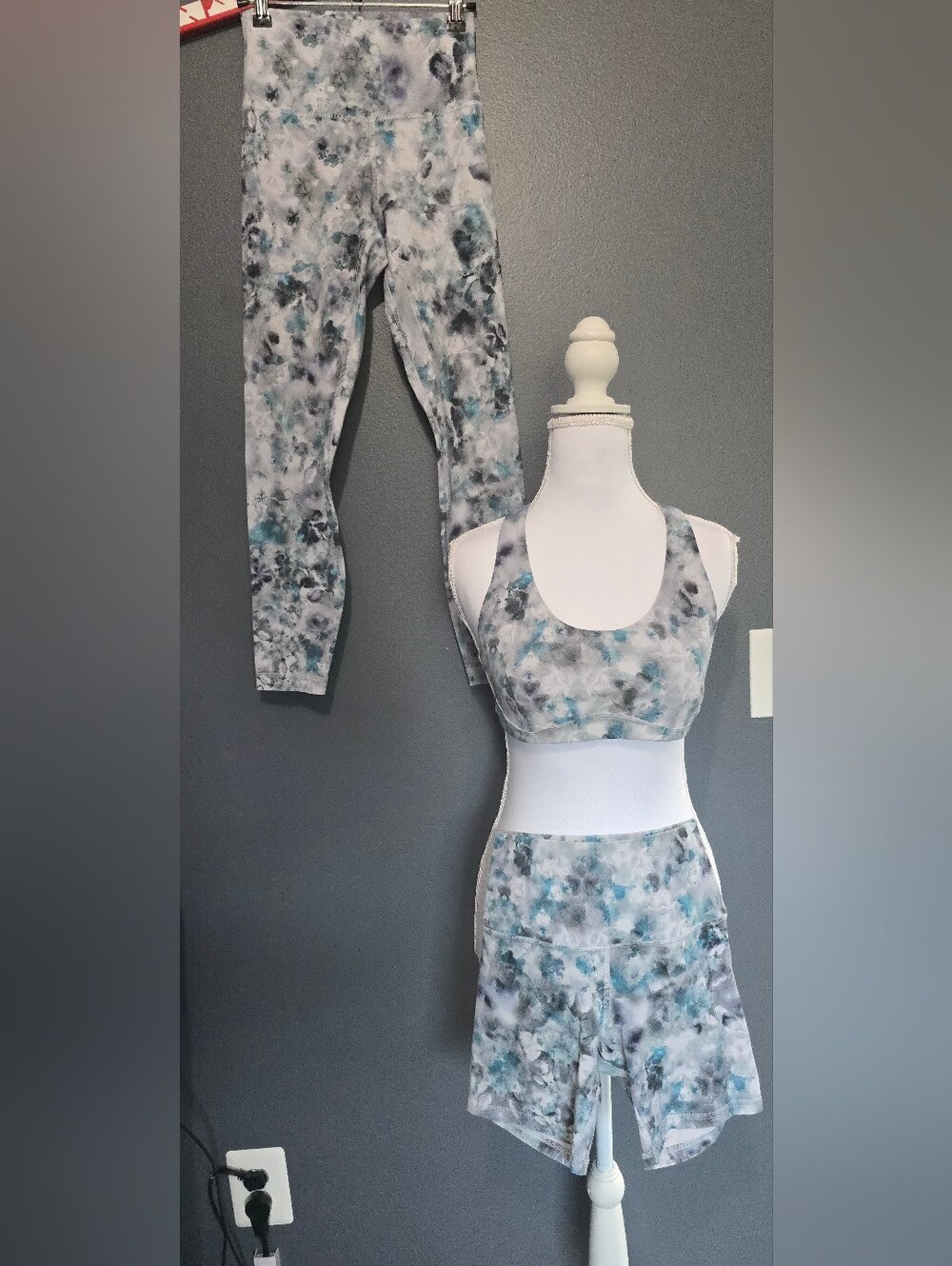 Lululemon Bundle Of 3🔥 Align Leggings 25"/Biker 6"/ Bra — Kaleidofloral Multi